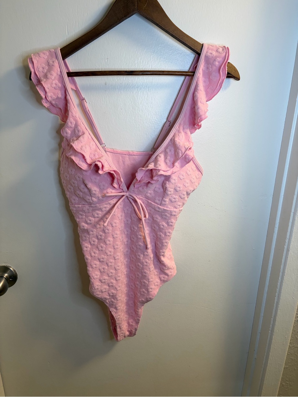 Pink Floral Textured Ruffle Bodysuit Women’s L Tie Front Coquette Y2K